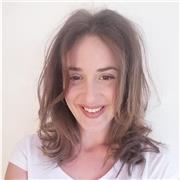 Insegnante di Italiano, laureata e con esperienza impartisce ripetizioni online. Esperta teatrale con ottima conoscenza della dizione italiana da integrare su richiesta alla materia di studio